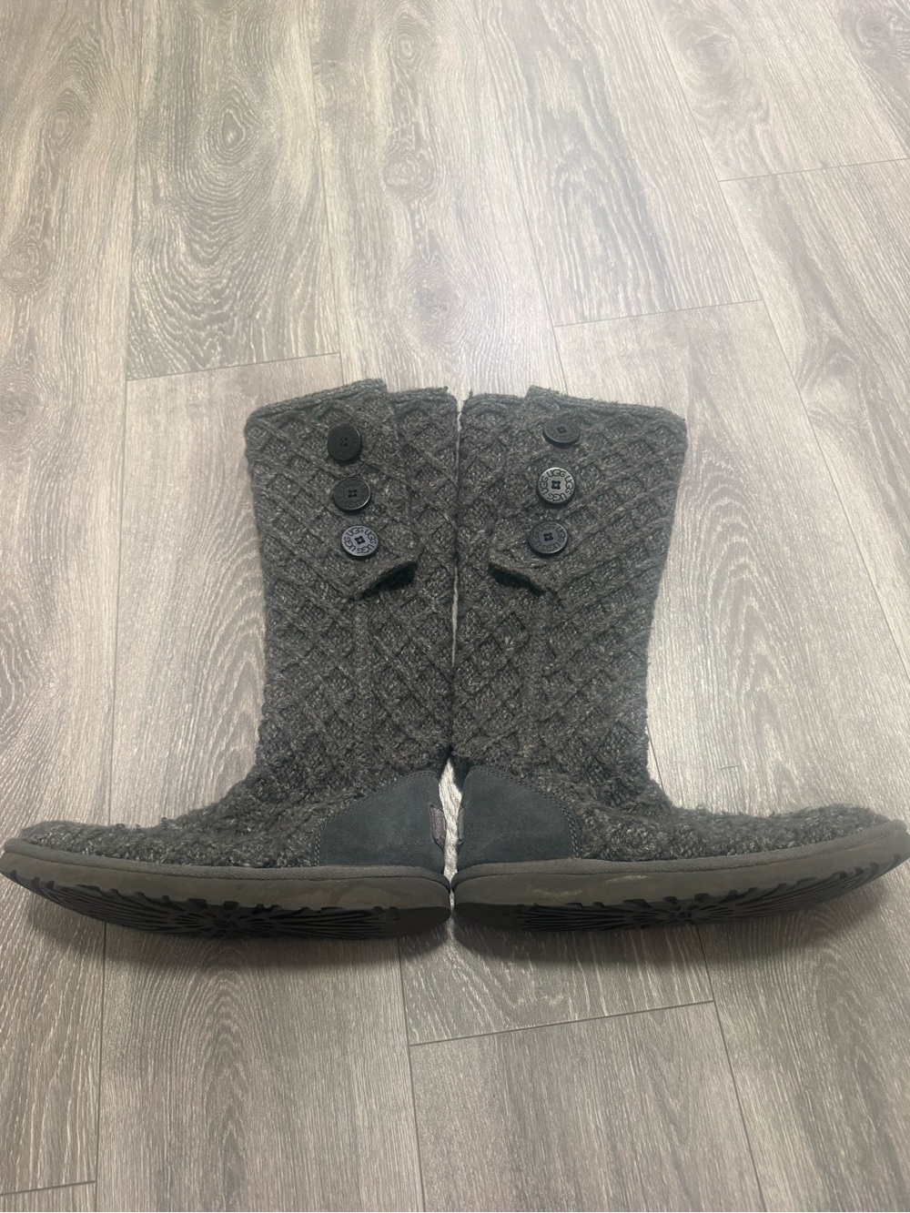 UGG 3066 Women’s Size 8 Gray Knit Sweater Boots Button Foldover Y2K